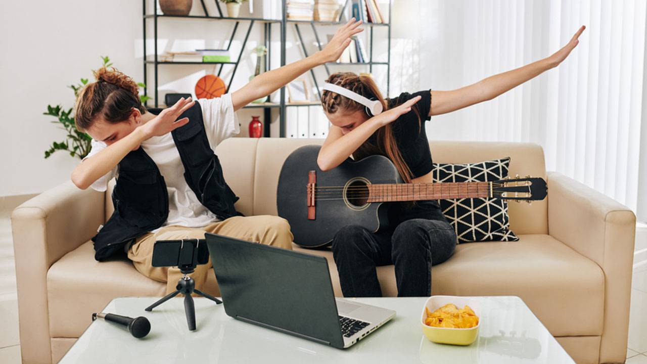 YouTube creators from the same niche collaborating on content